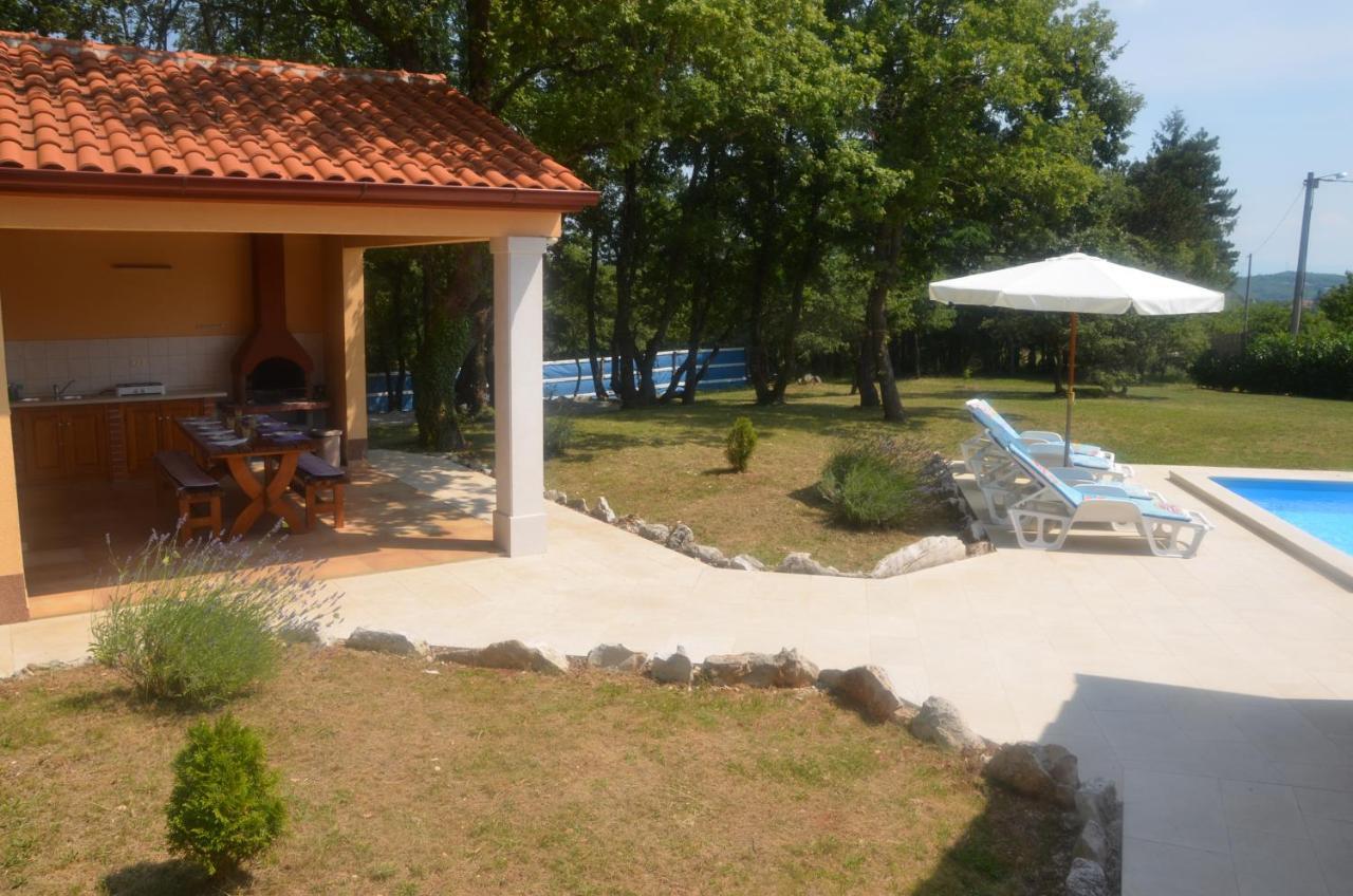 Villa Fragola - Holiday House With Large Garden Tinjan Exterior foto