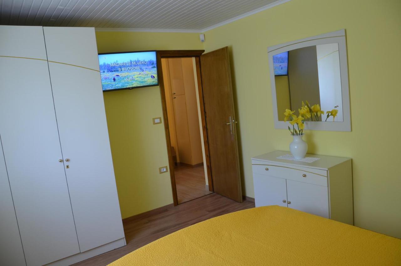 Villa Fragola - Holiday House With Large Garden Tinjan Exterior foto